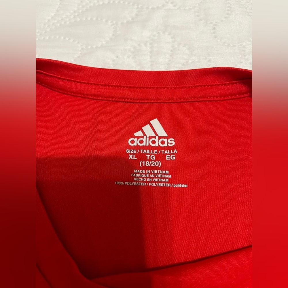(11) Adidas Men's Red T-Shirt - Picture 10 of 10